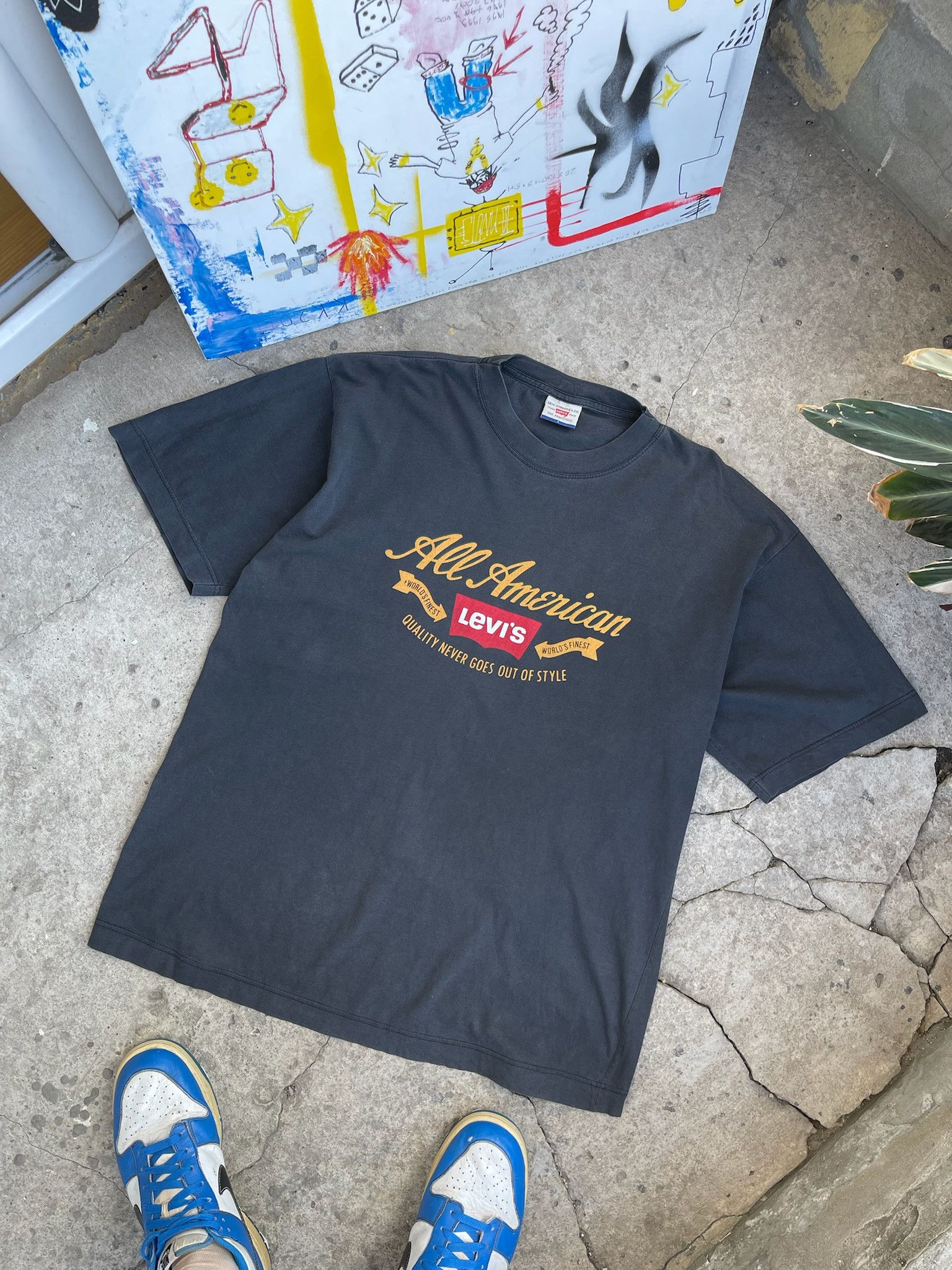 Levi's Vintage 80s-90s Levi’s 501 American T-shirt Size US XL / EU 56 / 4 - 1 Thumbnail