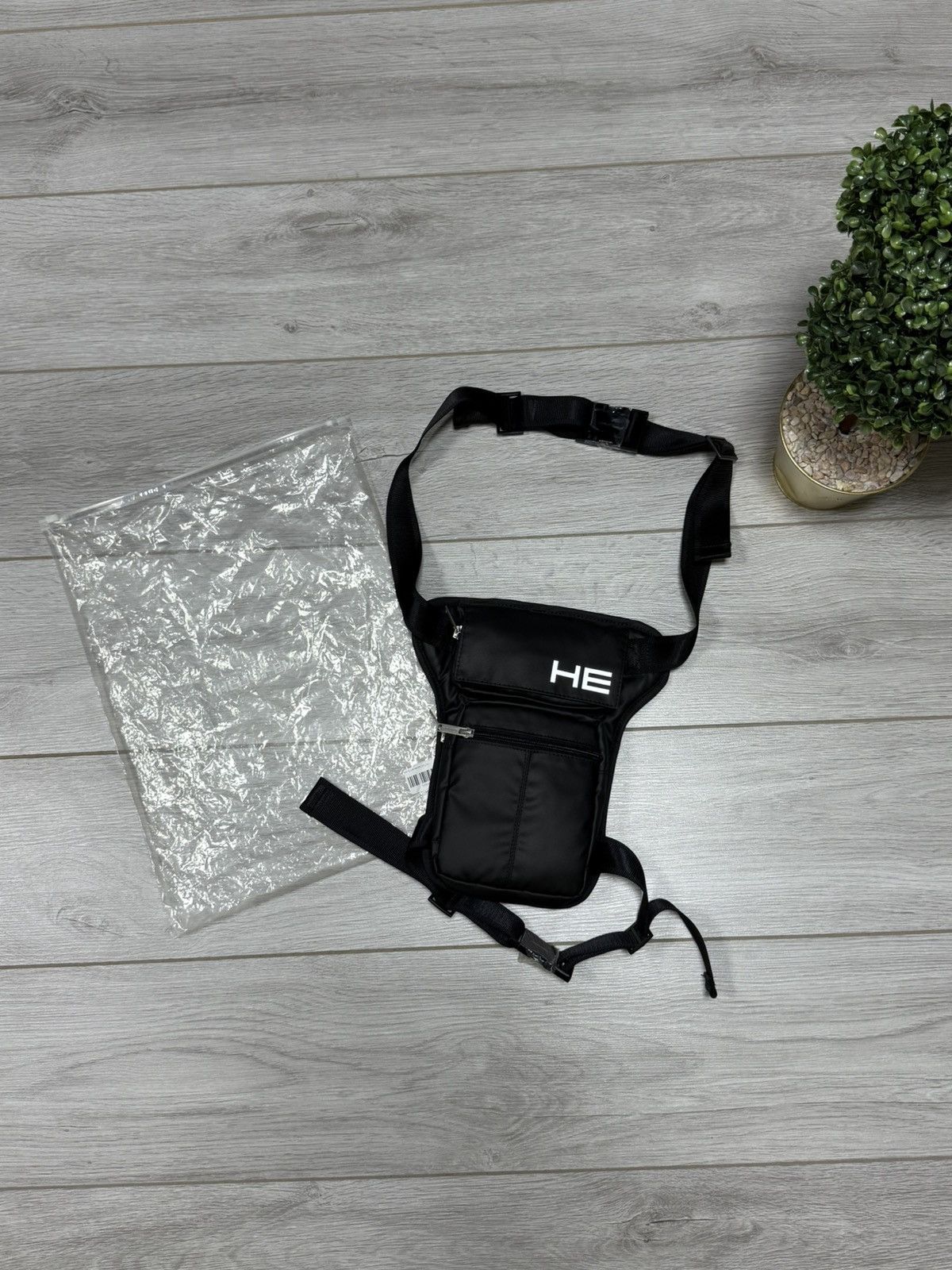 Heliot Emil HE Hemil Eliot archive brand NEW leg nag zip Size ONE SIZE - 1 Thumbnail