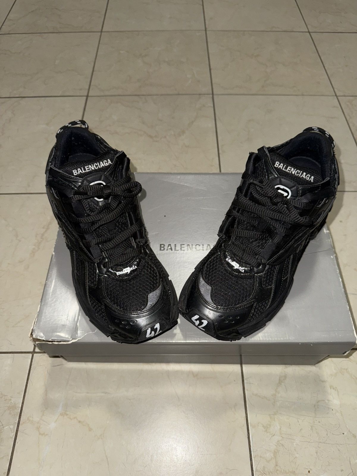 Balenciaga BALENCIAGA RUNNER SNEAKER IN BLACK Size US 9 / EU 42 - 1 Thumbnail