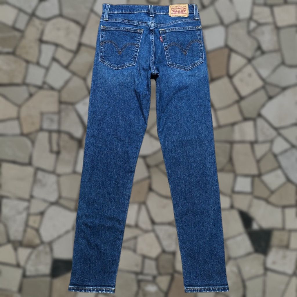 Levi's Levis Jeans Womens 27 X 27 Inseam Wedgie Skinny Medium Wash Button Fly Size 26" / US 2 / IT 38 - 1 Thumbnail