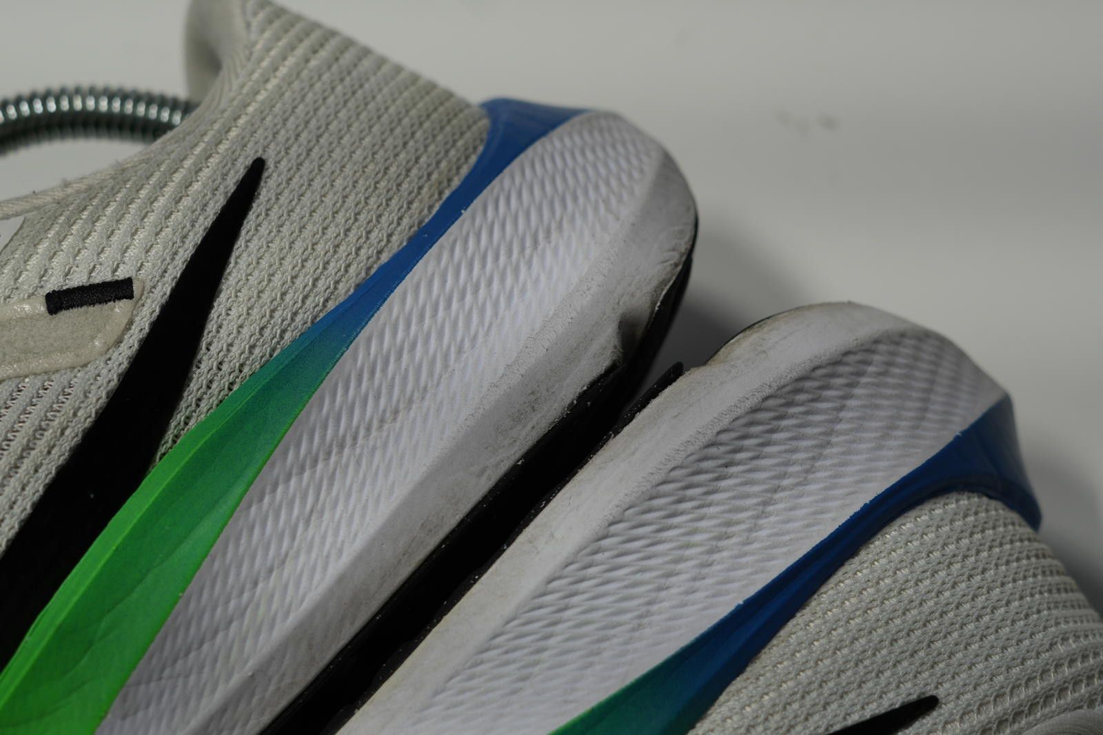 Nike Nike Sneaker Men's 7 White Air Zoom Pegasus 40 Size US 7 / EU 40 - 6 Thumbnail