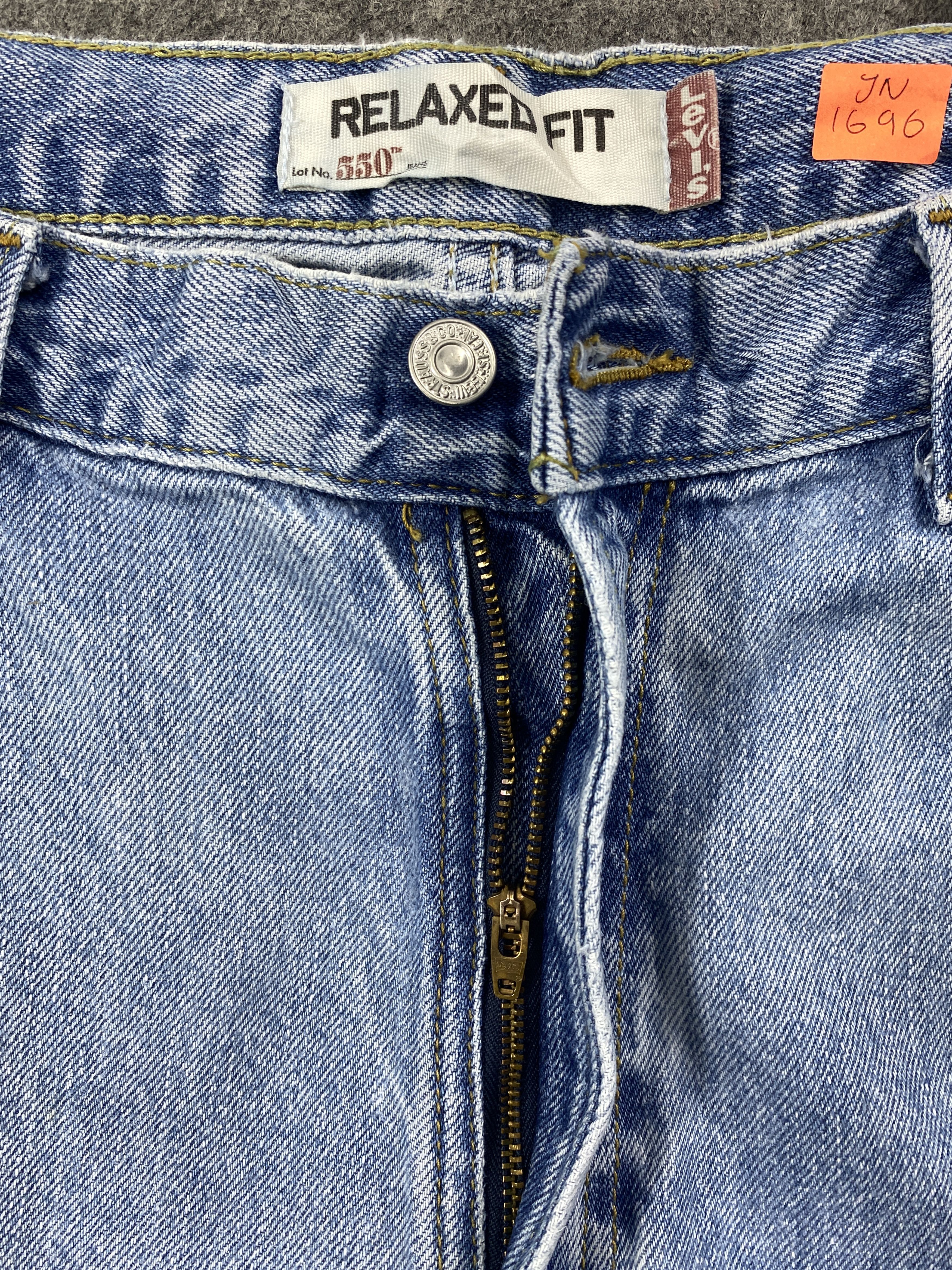 Levi's Light Blue Wash Vintage Levi's 550 37x33.5 Denim -JN1696 Size US 37 - 6 Thumbnail