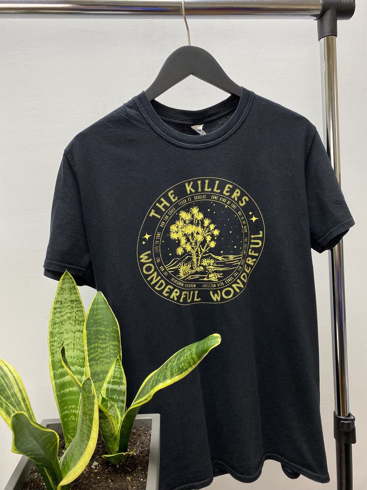 Band Tees The Killers Wonderful Wonderful Band T Shirt Size US L / EU 52-54 / 3 - 3 Thumbnail