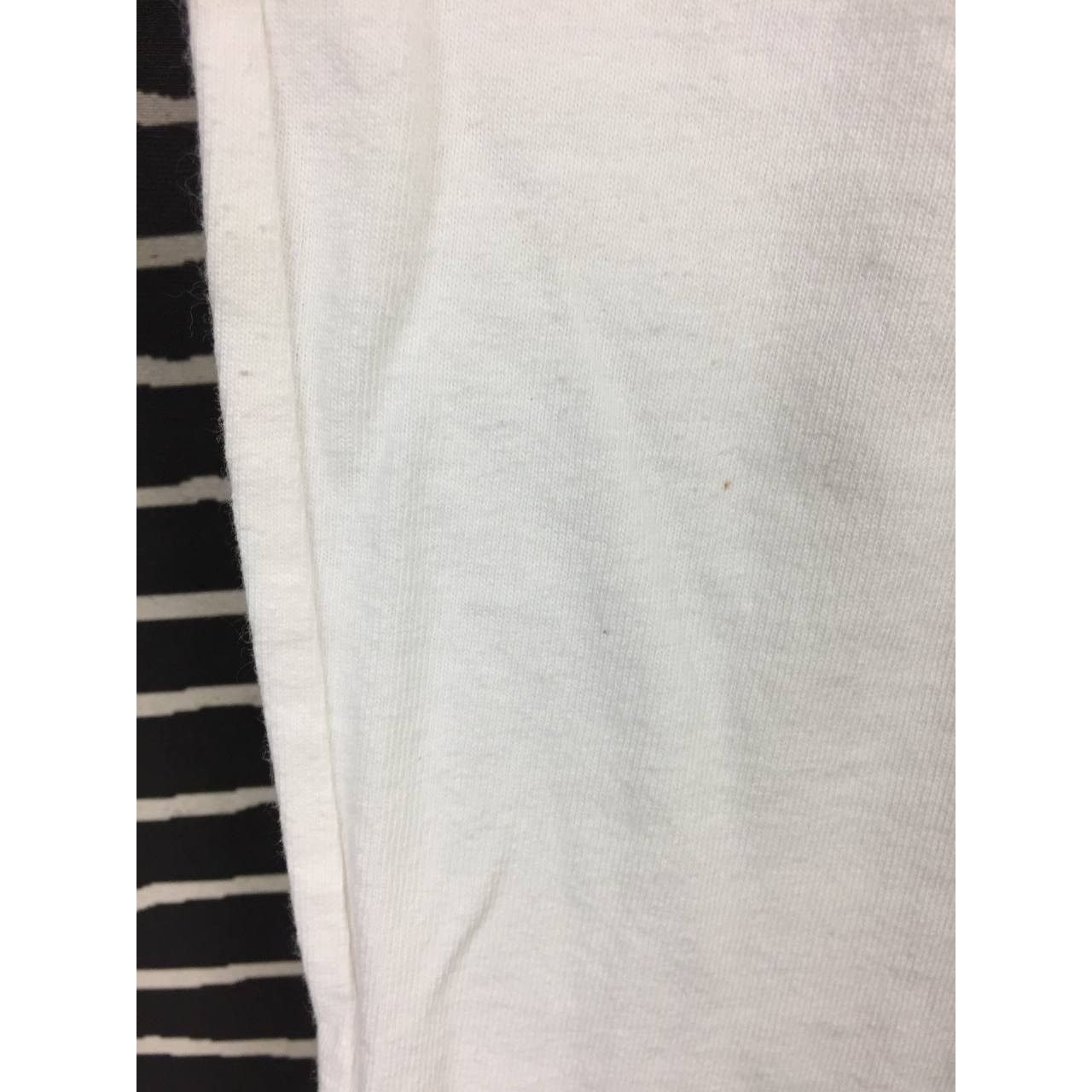 JW Anderson × Uniqlo JW Anderson X Uniqlo Flower Embroidered Logo Tee Size US L / EU 52-54 / 3 - 6 Thumbnail