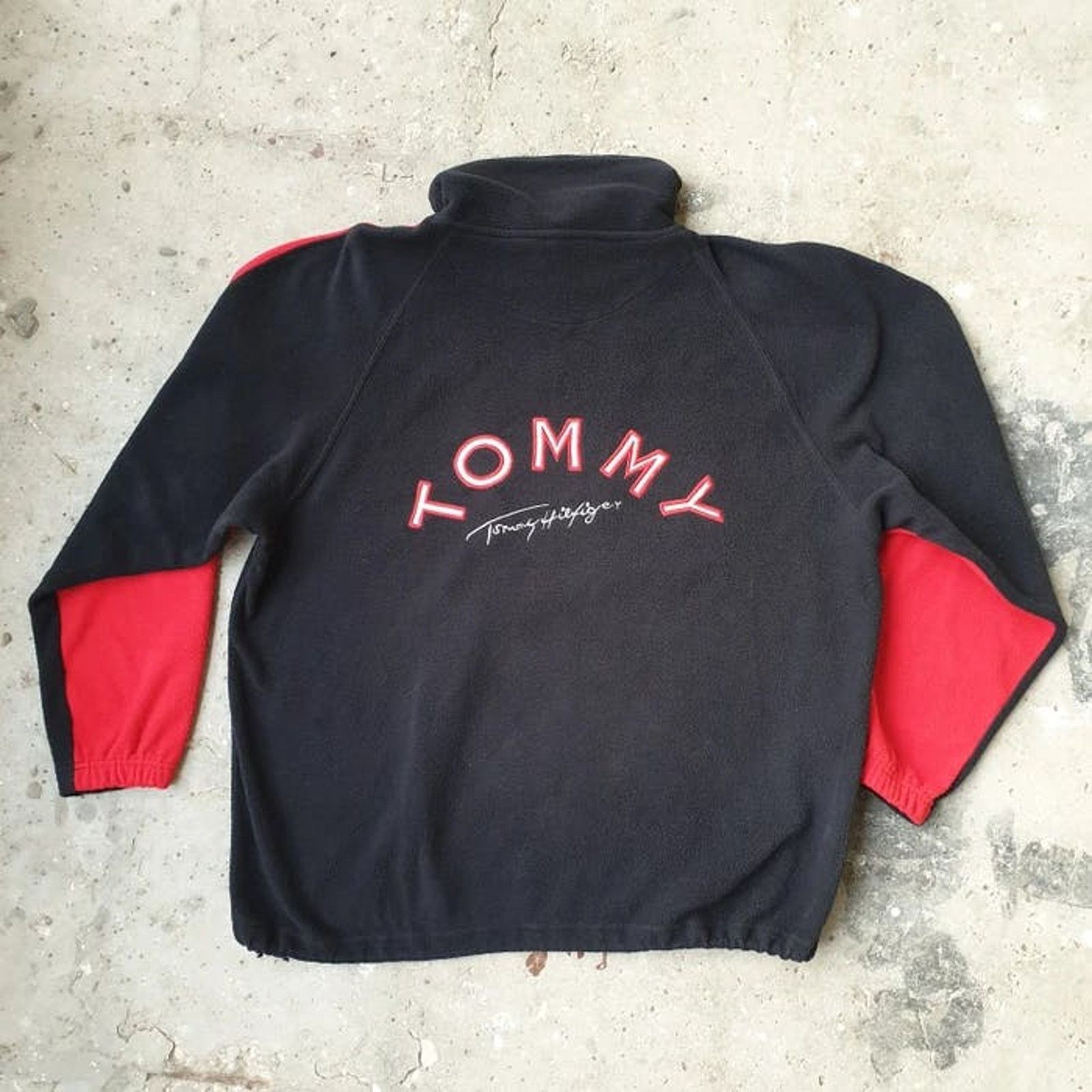 Tommy Hilfiger × Vintage Vintage Tommy Hilfiger Fleece Sweater with Logo on the back Size US M / EU 48-50 / 2 - 1 Thumbnail