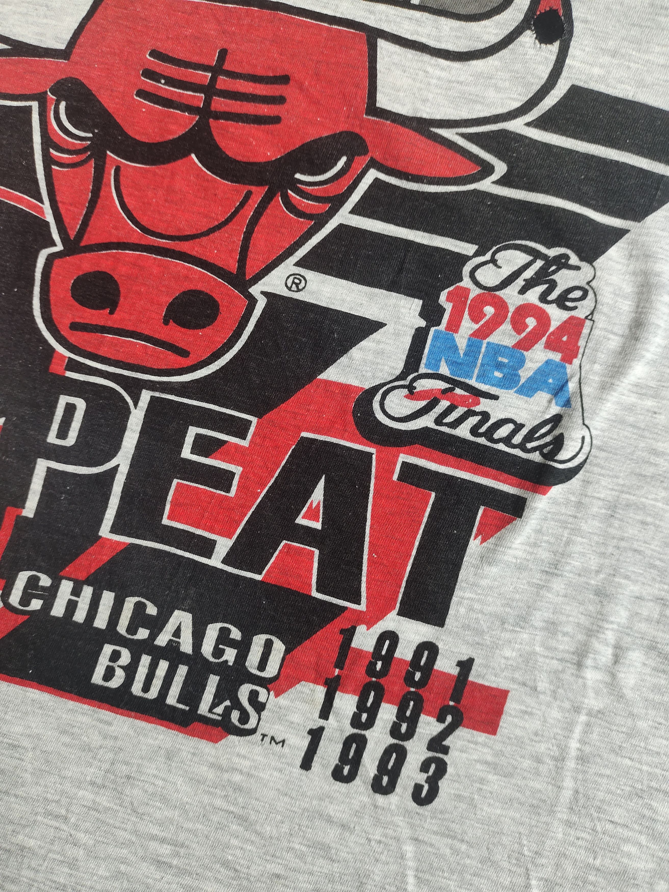 Vintage Vintage Chicago Bulls "The 1994 NBA Finals" T-shirt Size US XL / EU 56 / 4 - 5 Thumbnail