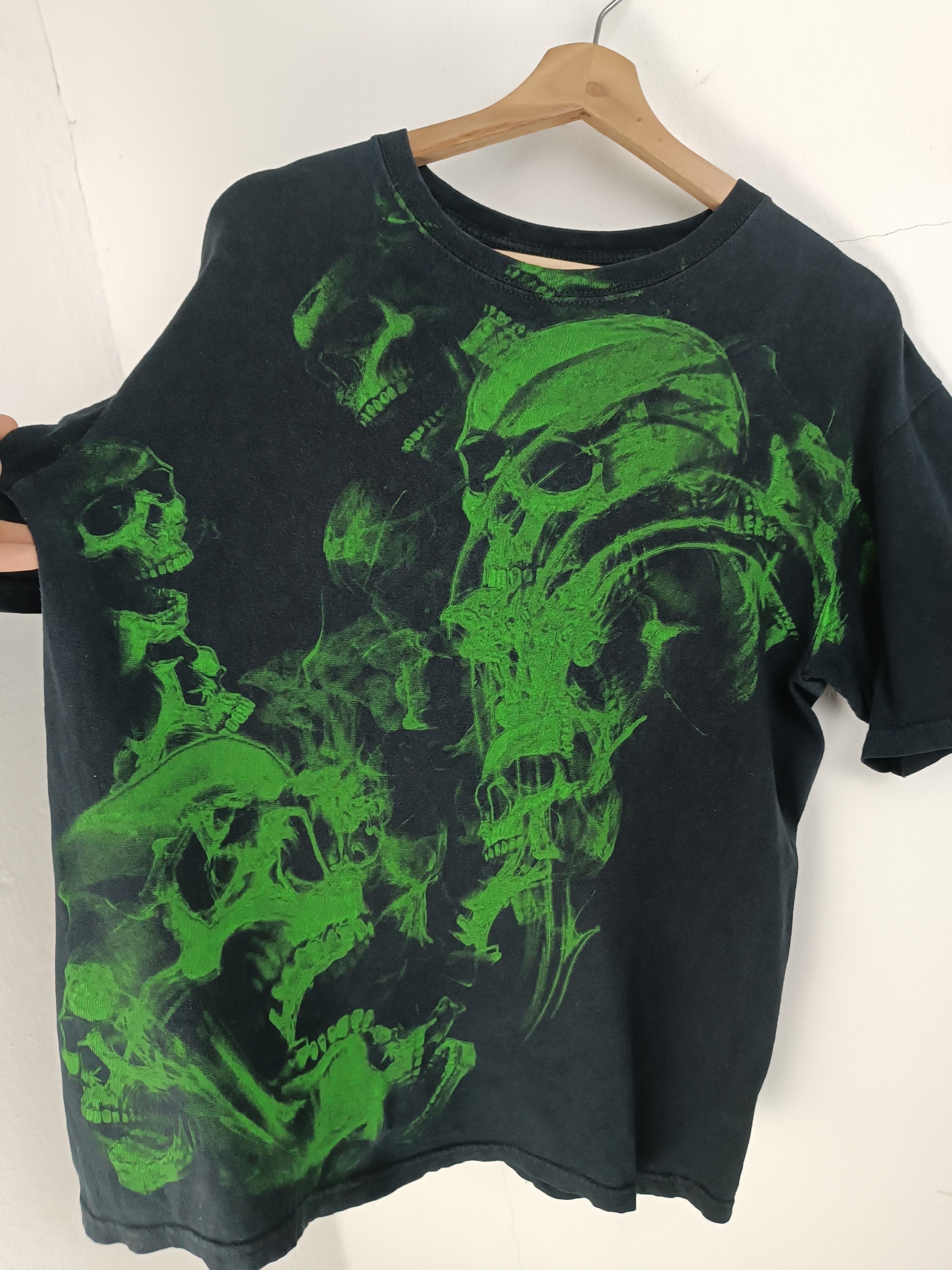 Affliction VINTAGE Y2K GREEN SMOKEY GOBLIN SKULL JNCO ED DIESEL PUNK Ts Size US L / EU 52-54 / 3 - 11 Thumbnail