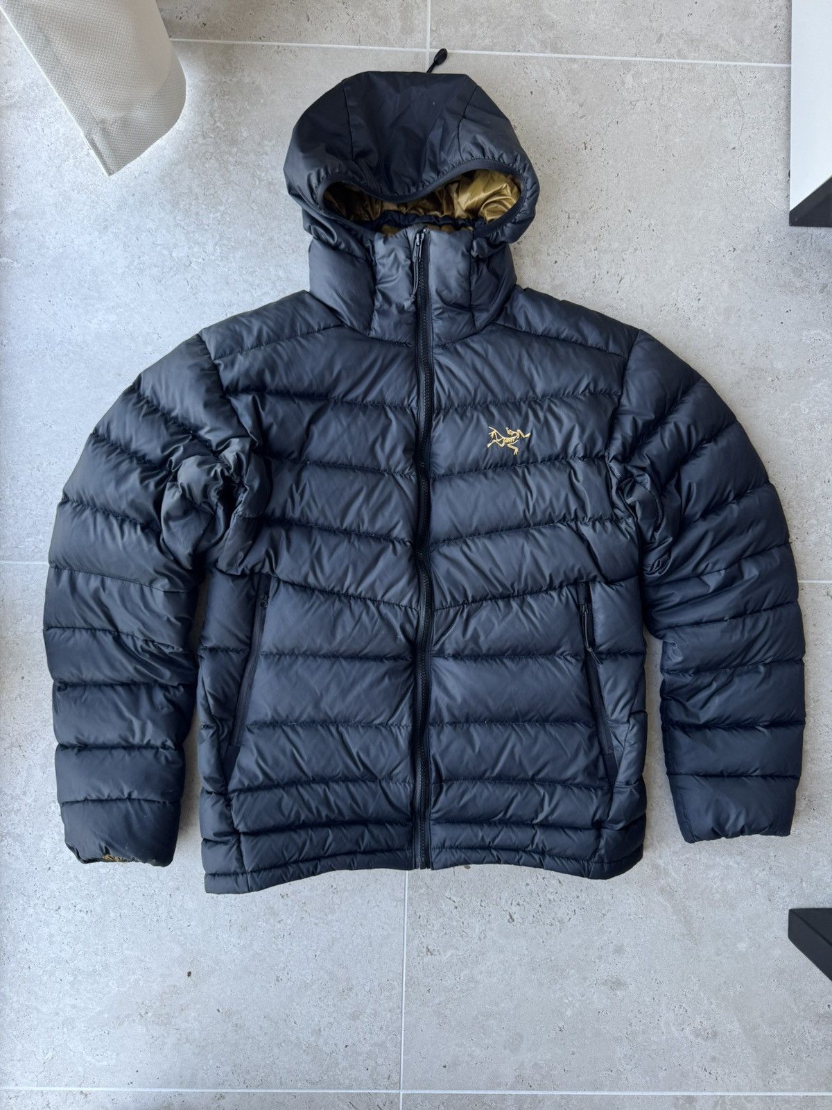 ARC'TERYX　ATOM AR HOODY 24K invers Arcteryx Mens Atom AR Hoody 24K Inverse
