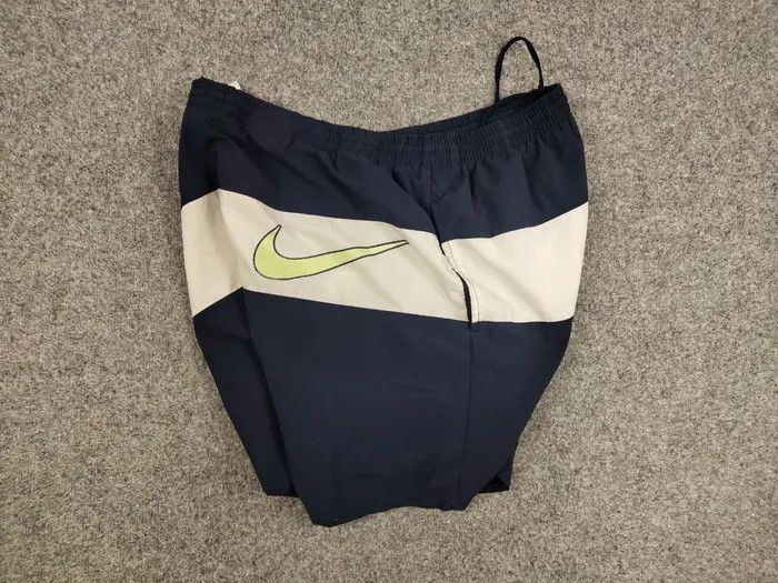 Nike Vintage 90's Nike Shorts Big Logo swoosh casual Streetwear Size US 36 / EU 52 - 2 Thumbnail