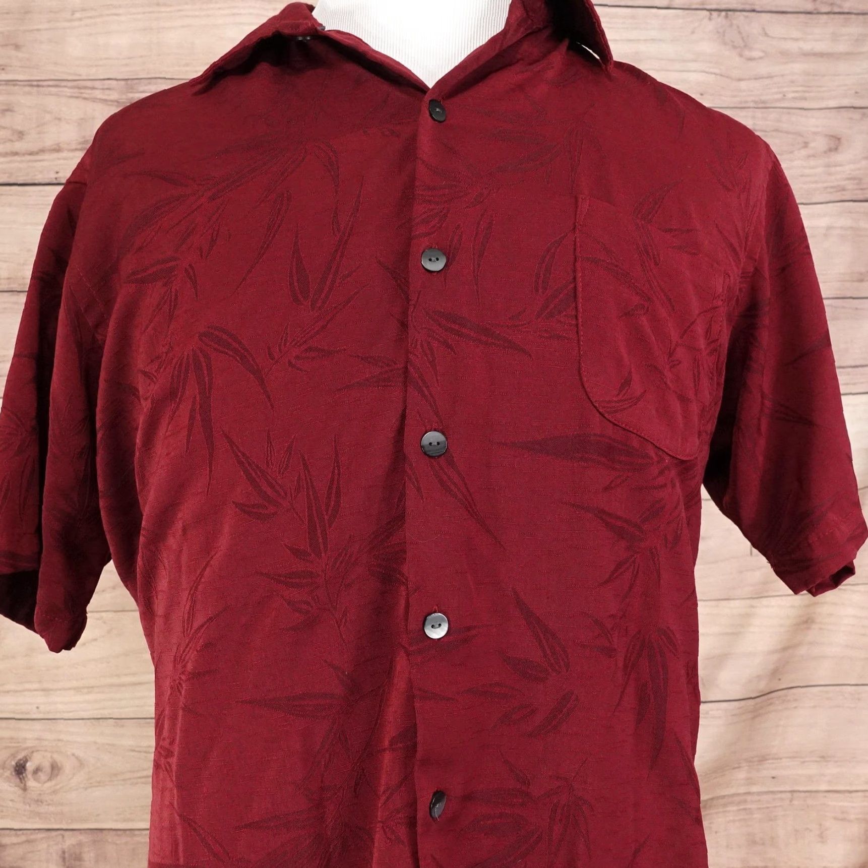 Van Heusen VAN HEUSEN Shirt Mens Large Red Tropical Floral Short Sleeve Button Up Casual Size US L / EU 52-54 / 3 - 2 Thumbnail
