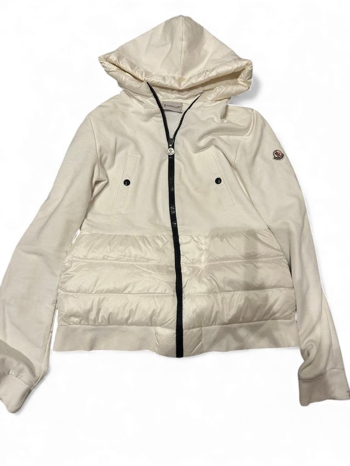 Moncler Moncler - XS White Hooded Down Jacket Size XS / US 0-2 / IT 36-38 - 2 Thumbnail