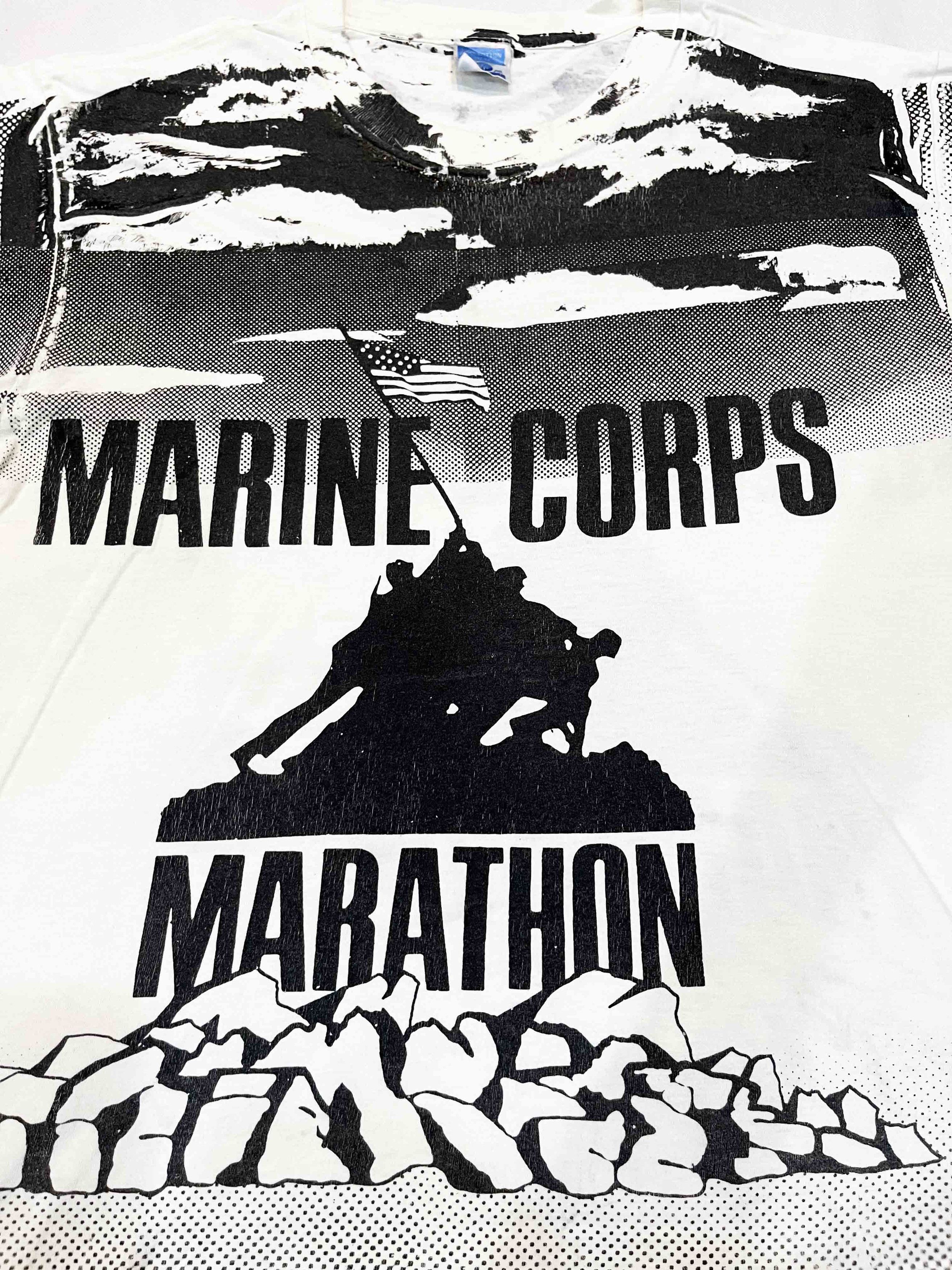 Vintage Vintage Marine Corps Marathon All Over Print RP T-Shirt Size US L / EU 52-54 / 3 - 2 Thumbnail