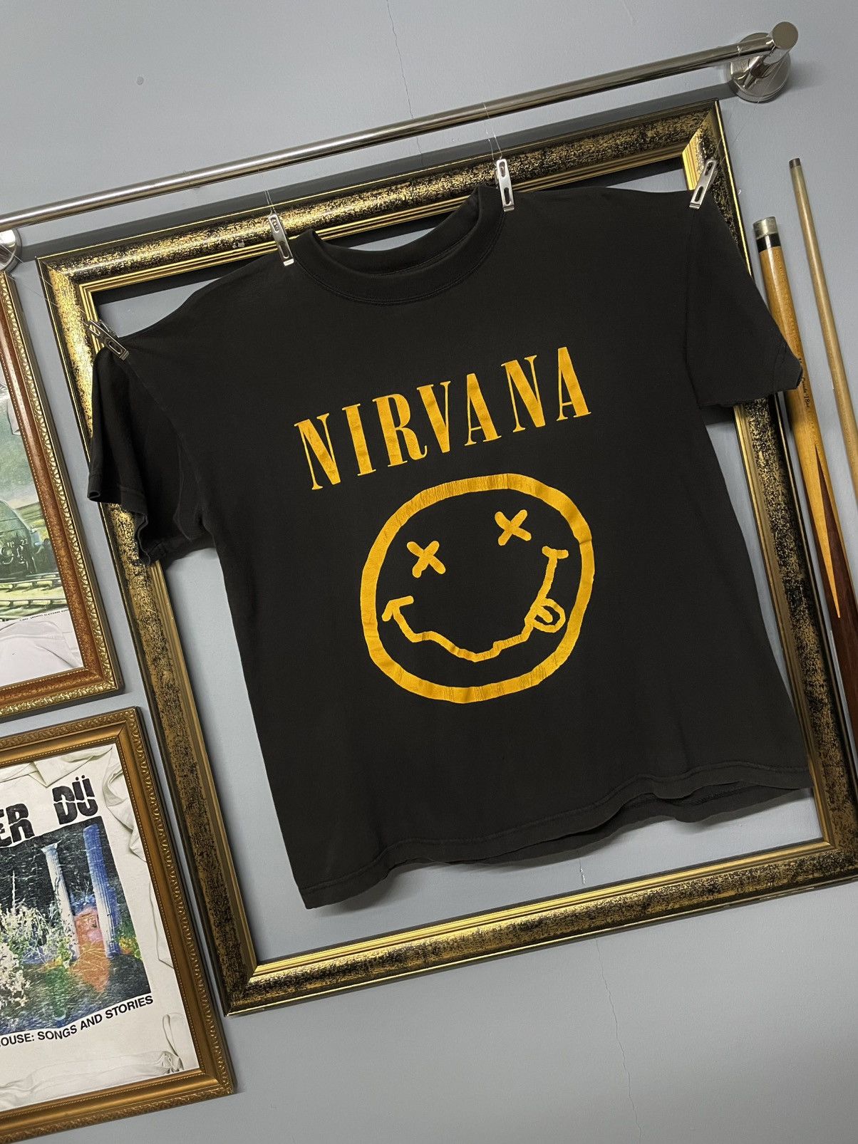 Vintage Vintage 90s Og Nirvana Smiley Grunge Boxy Europe Tag Tshirt Size US S / EU 44-46 / 1 - 2 Thumbnail
