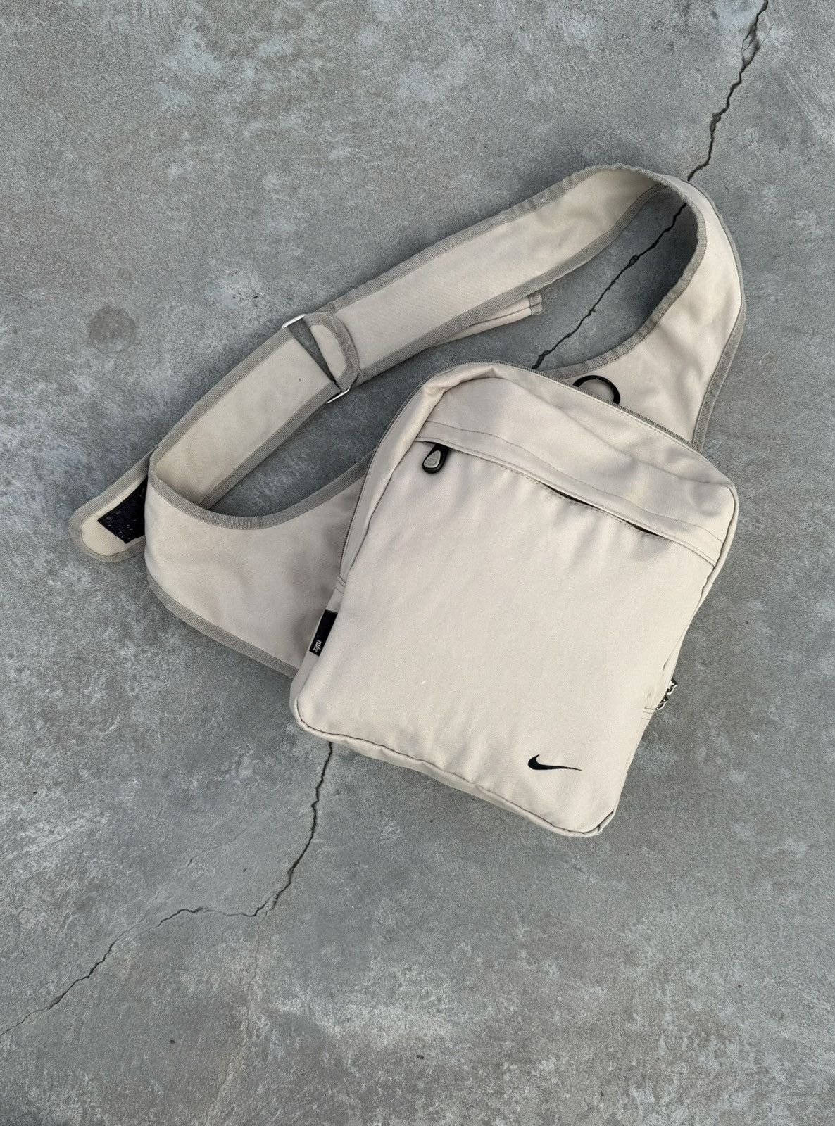 Y2K Nike Sling Bag Crossbody Drill Sk8 Nylon in Beige, Men's
