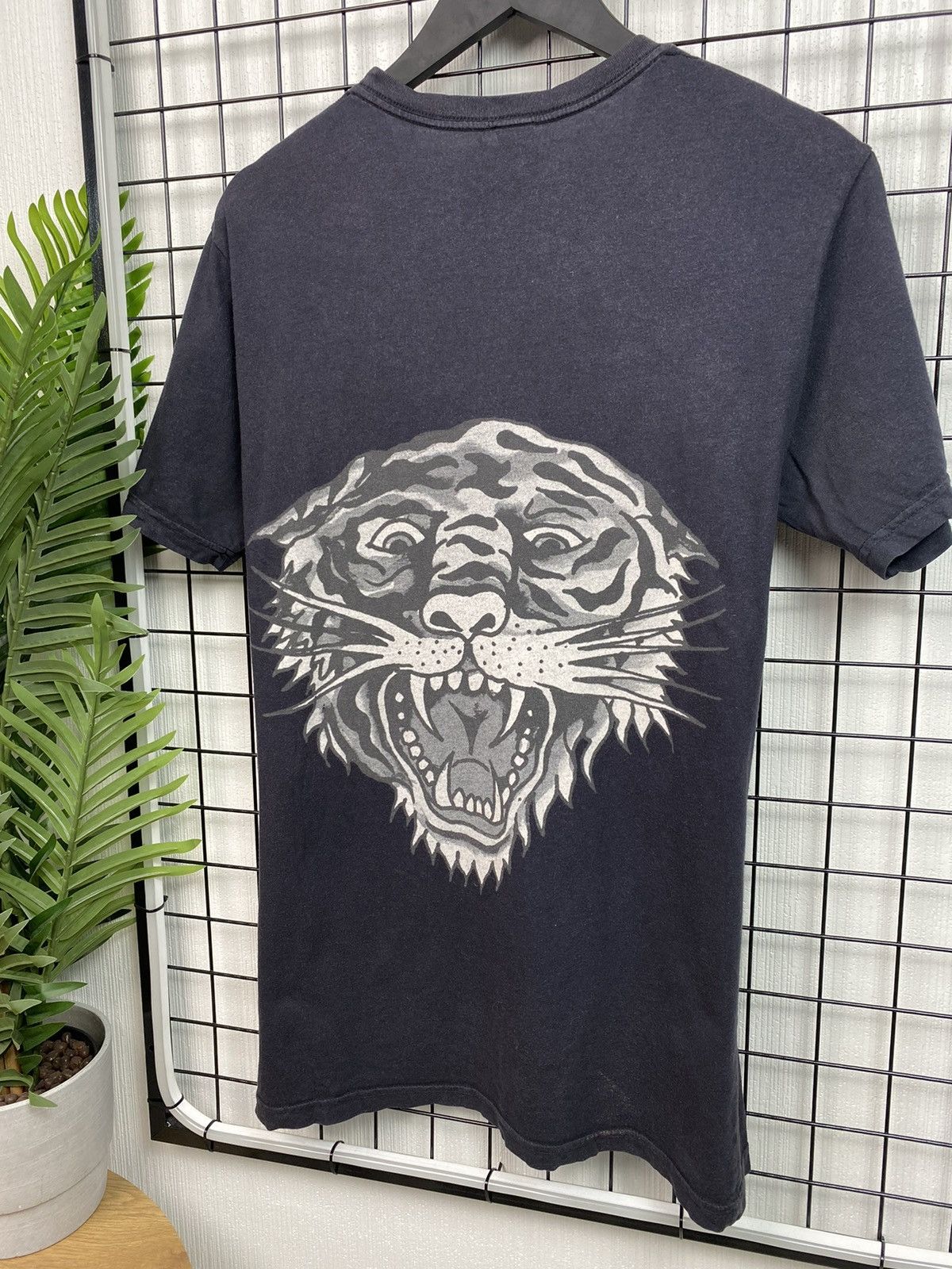 Christian Audigier × Ed Hardy × Vintage Ed Hardy Tiger Print T Shirt Christian Audigier tee Men’s L Size US L / EU 52-54 / 3 - 23 Thumbnail