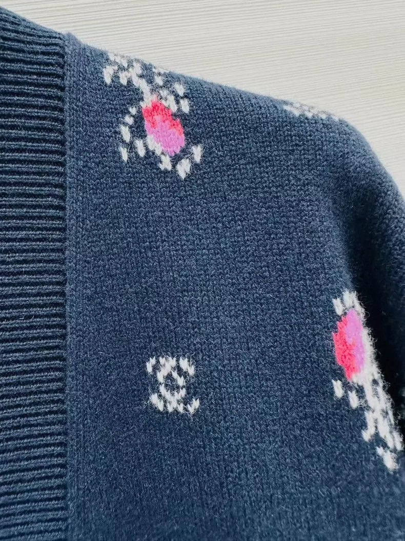 Chanel Chanel 22k small flower knitted cardigan coat Size XS / US 0-2 / IT 36-38 - 5 Thumbnail