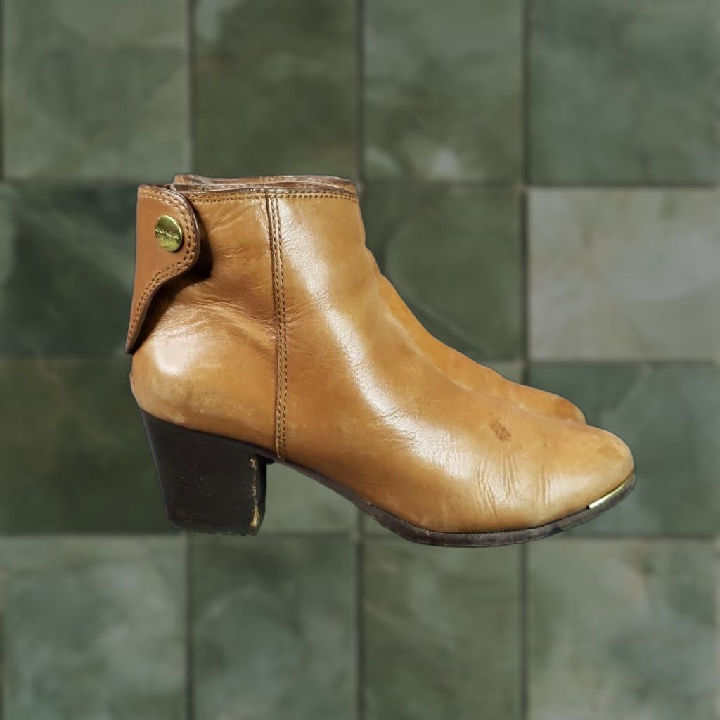Coach Coach Waldorf Ankle Booties Womens Size 6.5 Brown Leather Zip Block Heel Size US 7 / IT 37 - 1 Thumbnail