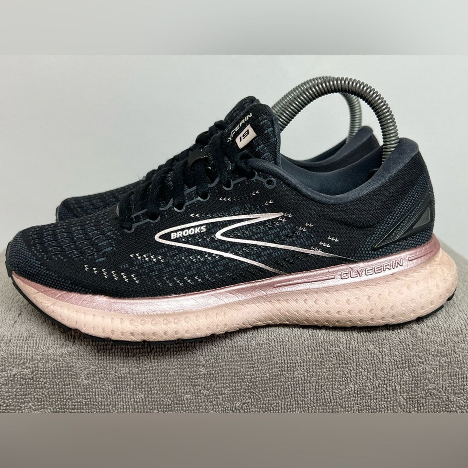 Brooks Brooks Glycerin 19 Women's Size 7 B Black Pink Sneakers Size US 7 / IT 37 - 1 Thumbnail