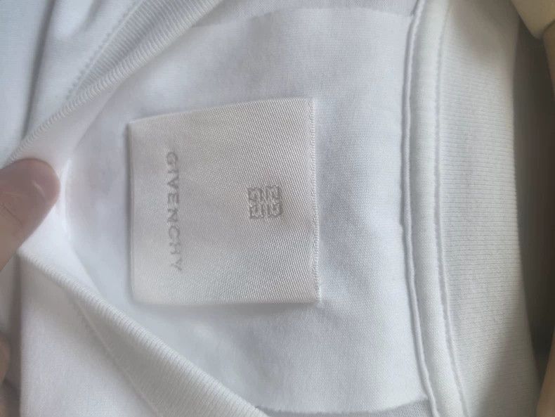 Givenchy Givenchy Short Sleeve White Ring Shape Size US XXS / EU 40 - 2 Thumbnail