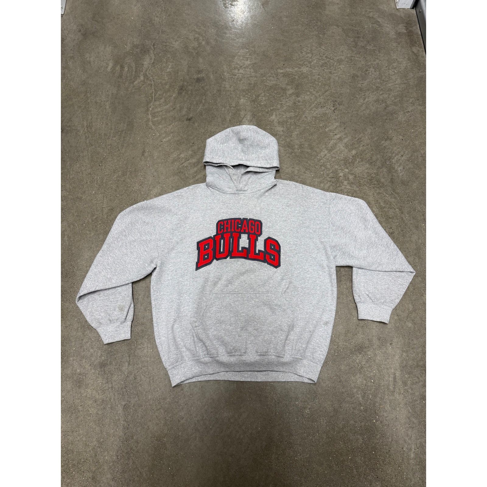 Vintage Vintage 1990s Y2K Chicago Bulls Hooded Sweatshirt Size US XL / EU 56 / 4 - 1 Thumbnail