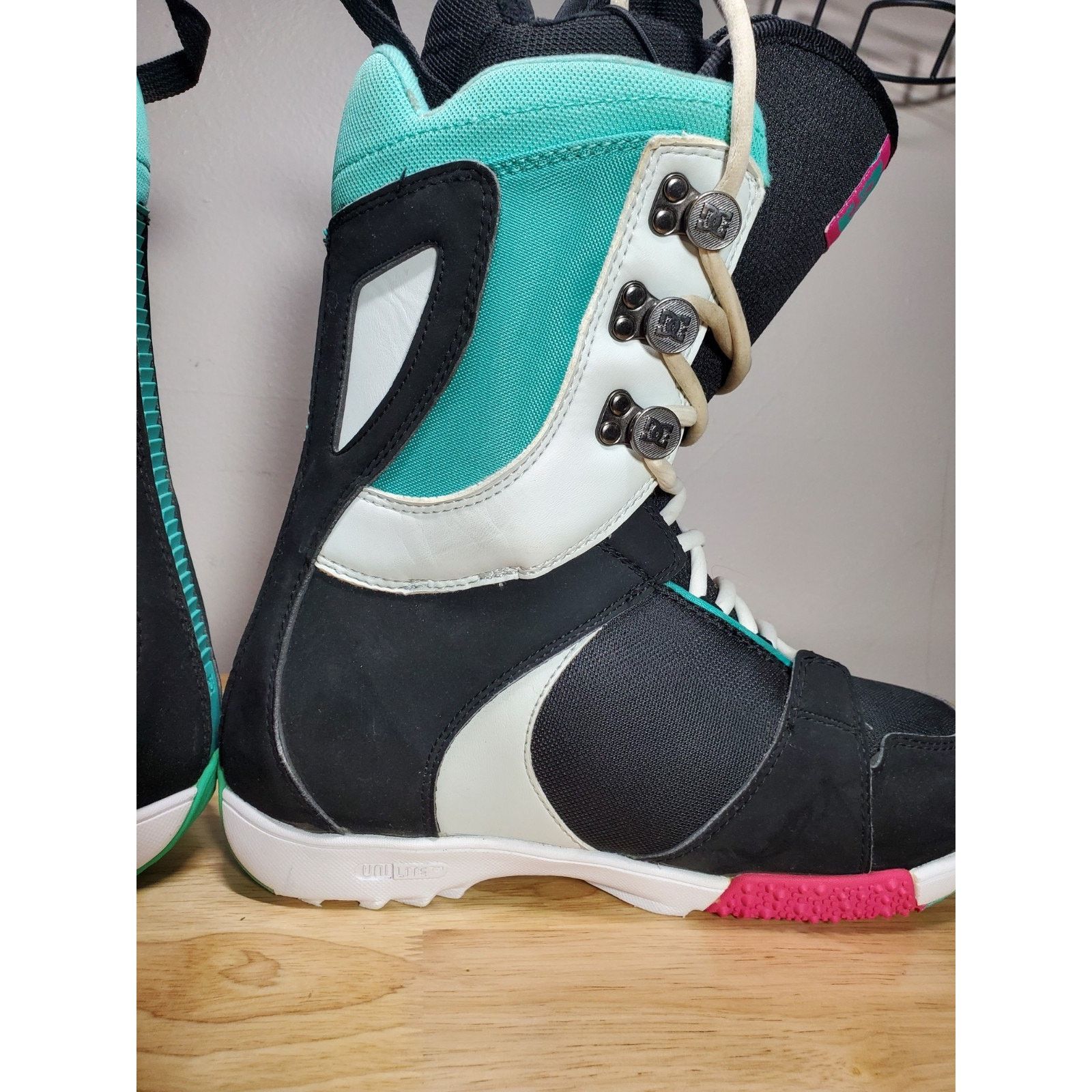 DC RARE DC Shoes Women's MISTY 2012 Snow Boots Snowboard Ski Size US 8.5 / IT 38.5 - 6 Thumbnail