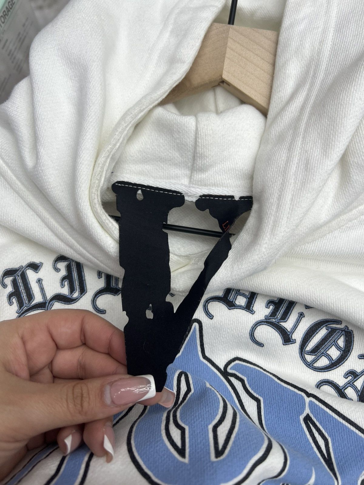 Vlone Vlone O White Hoodie Size US XL / EU 56 / 4 - 7 Thumbnail