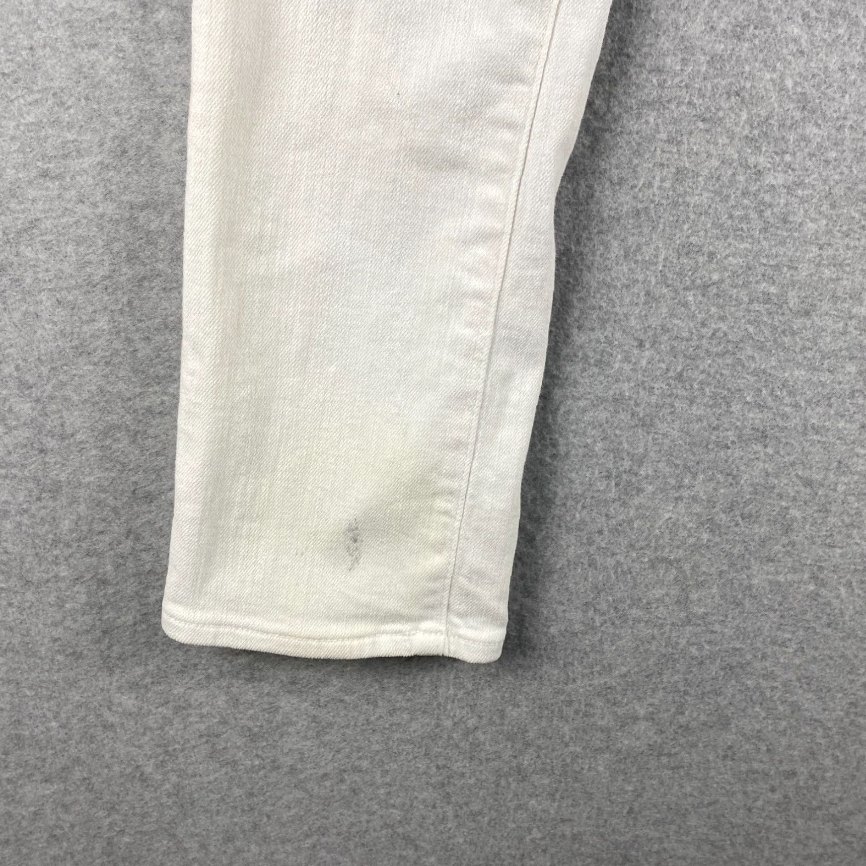 Vintage AG Adriano Goldschmied Jeans Womens 27 Slim Straight White 31 Inseam 5-Pocket Distressed Logo Belt Loops Modern USA Jeans Women Slim 90s? Size 27" / US 4 / IT 40 - 3 Thumbnail