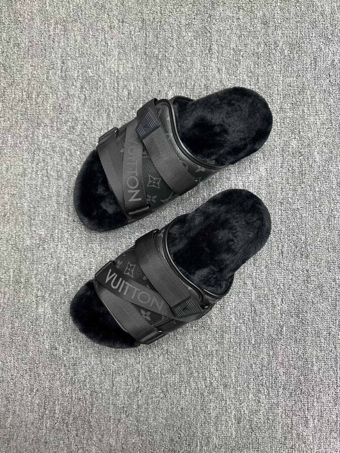 Louis Vuitton LV Strap Monogram Slippers Size US 9 / EU 42 - 1 Thumbnail