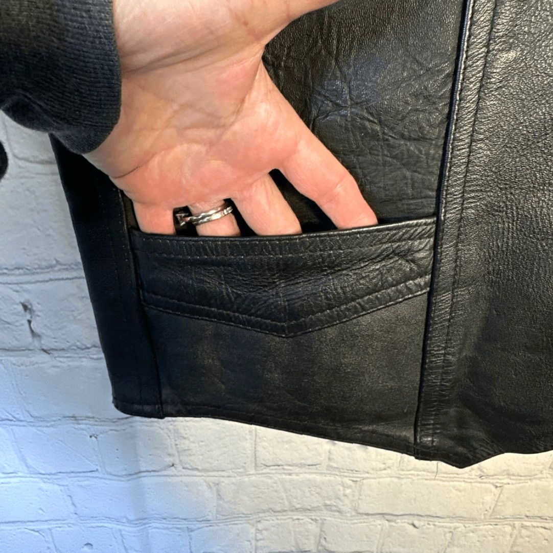 Vintage VINTAGE No Brand Leather Vest Biker Women's XL Black Snap Pockets A-1 Motorcycle Size XL / US 12-14 / IT 48-50 - 3 Thumbnail