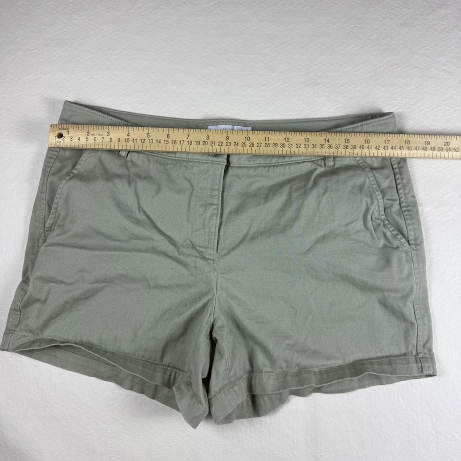Other LL Bean Signature Women 14 Sage Green Chino Shorts Cotton Size 36" / US 14 / IT 50 - 5 Thumbnail