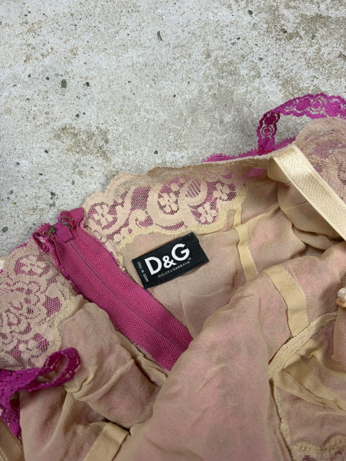 Dolce & Gabbana Vintage 2000s Dolce & Gabbana Pink & Beige Lace Corset Top Size M / US 6-8 / IT 42-44 - 4 Thumbnail