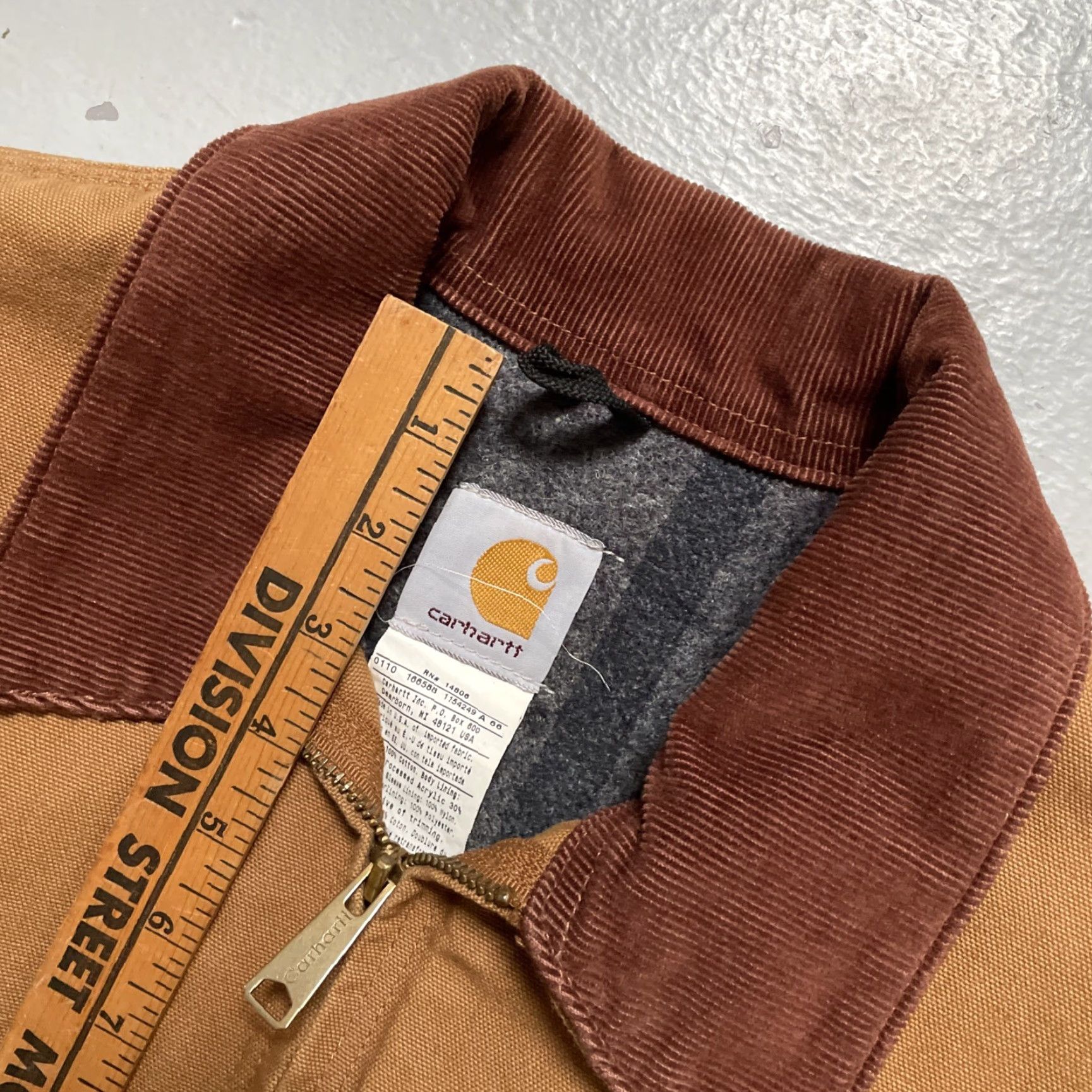 Carhartt VINTAGE Carhartt J01 BRN J97 Style Lined Detroit Canvas Work Jacket Unisex Adults 44 Tall Brown 90s Heritage Workwear J97 US Made Size US S / EU 44-46 / 1 - 5 Thumbnail