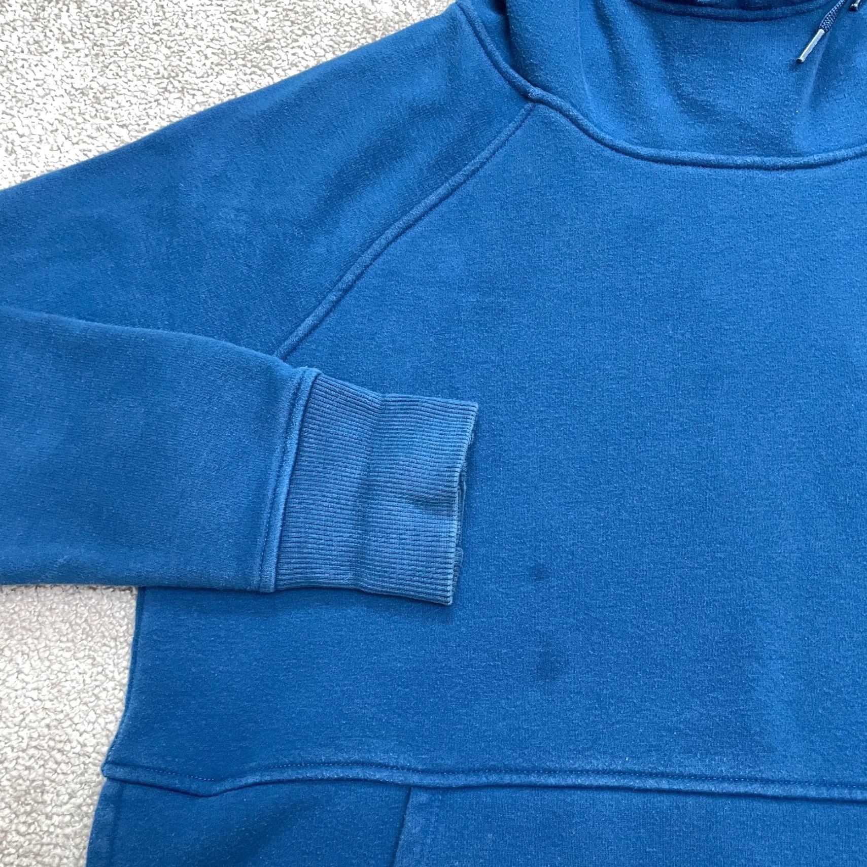 Athleta Athleta Hoodie Shirt Womens Small Blue Activewear Slit Thumbholes Pullover Raglan Sleeve Size S / US 4 / IT 40 - 6 Thumbnail