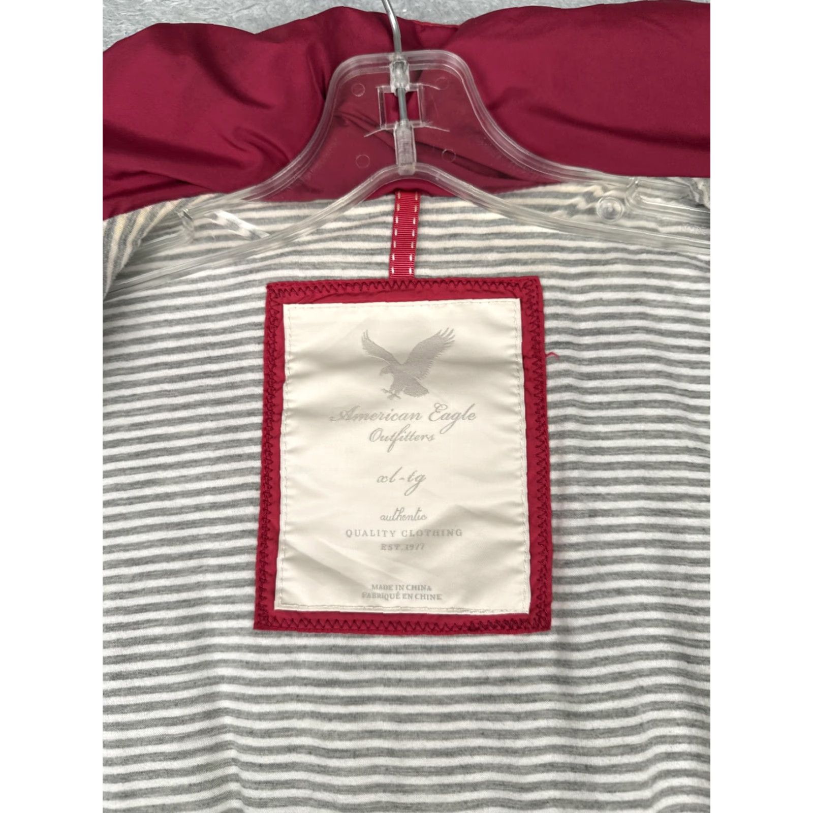 American Eagle Outfitters VEST American Eagle Outfitters Women XL Quilted Puffer Zip Front Pockets Short Sleeveless Red Magenta Cute Outdoor Winter Fall Spring Size XL / US 12-14 / IT 48-50 - 3 Thumbnail