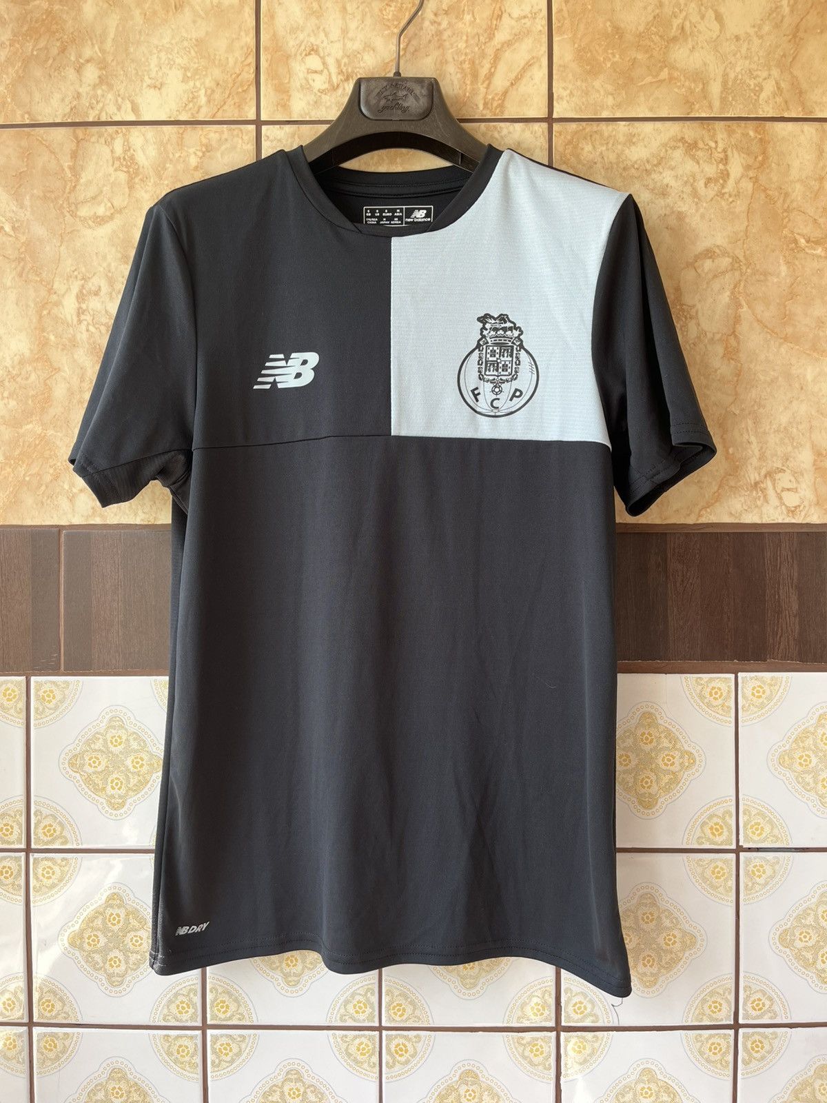 New Balance New Balance Porto training 2016/2017 jersey Size US S / EU 44-46 / 1 - 1 Thumbnail