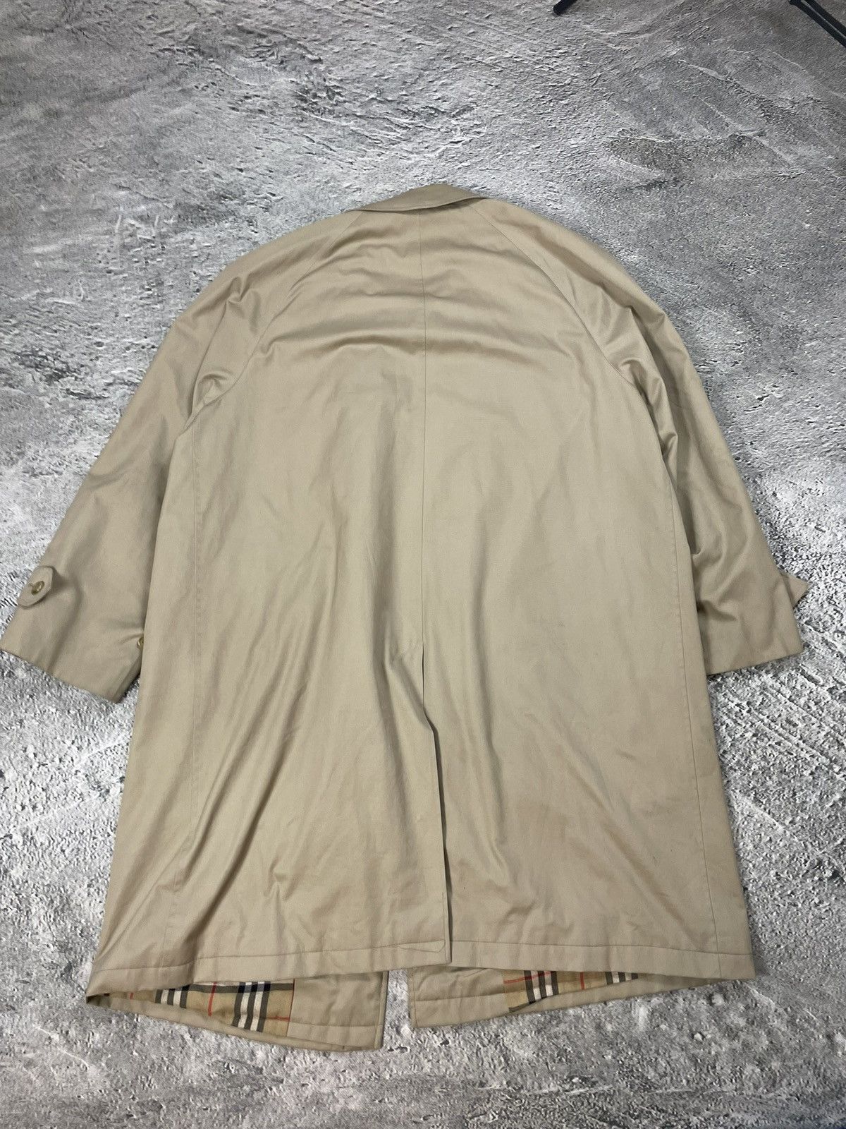 Burberry Burberrys trench coat beige wool lining vintage nova check Size US XL / EU 56 / 4 - 6 Thumbnail