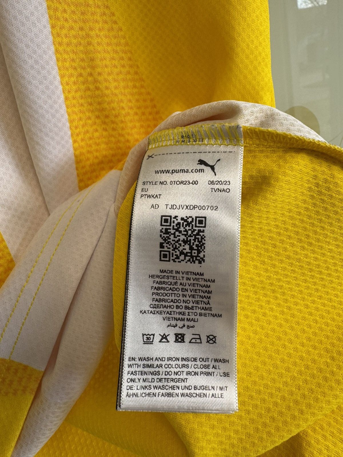 Puma Torquay United 2023-2024 Home Soccer Jersey Football Shirt Size US L / EU 52-54 / 3 - 11 Thumbnail