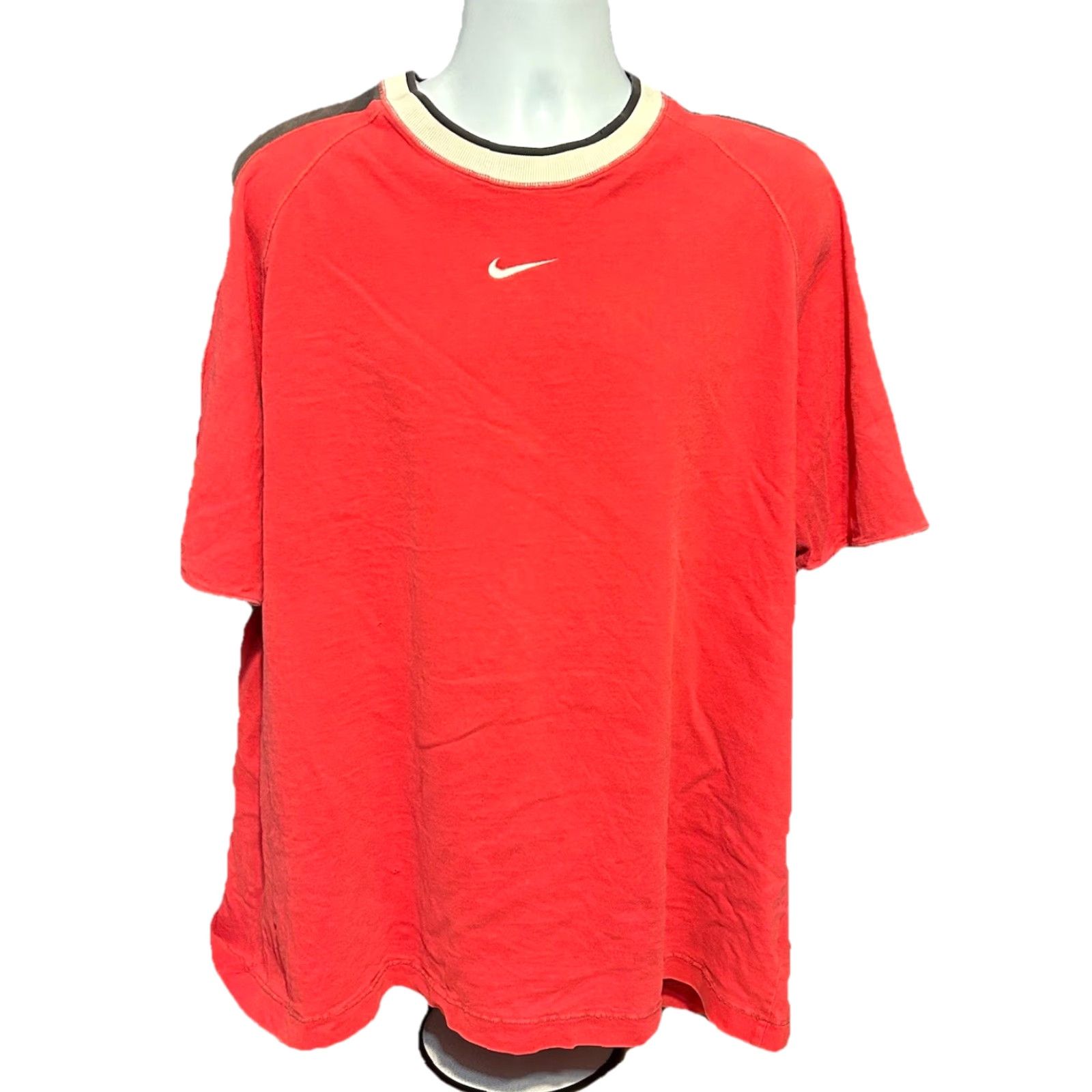 Nike VINTAGE Nike Shirt 2XL Men Red Black Short Sleeve Center Swoosh Logo Pattern 90s Size US XXL / EU 58 / 5 - 2 Thumbnail