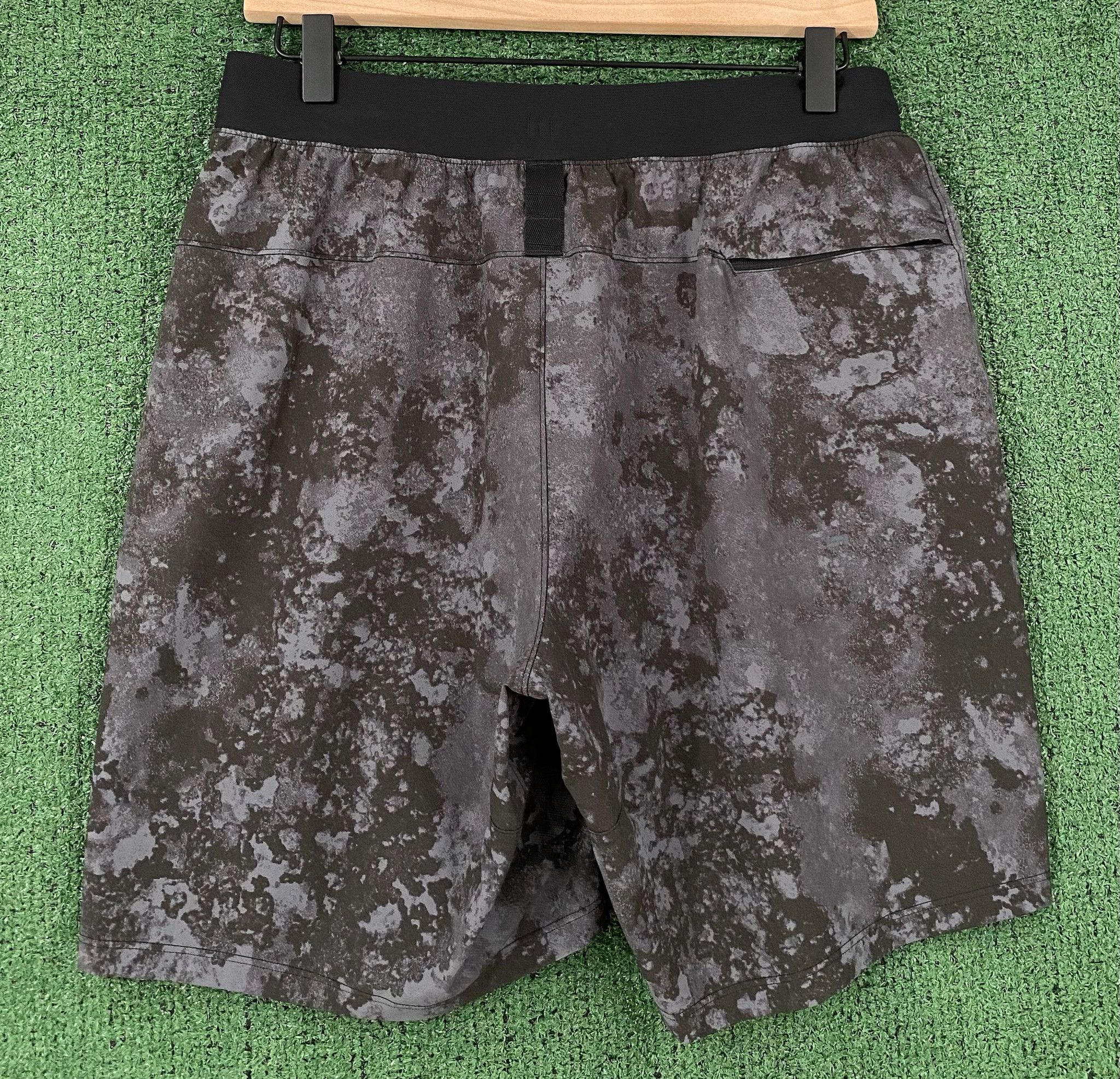 Lululemon Lululemon License To Train Shorts Print Anchor Black Medium Size US 32 / EU 48 - 5 Thumbnail