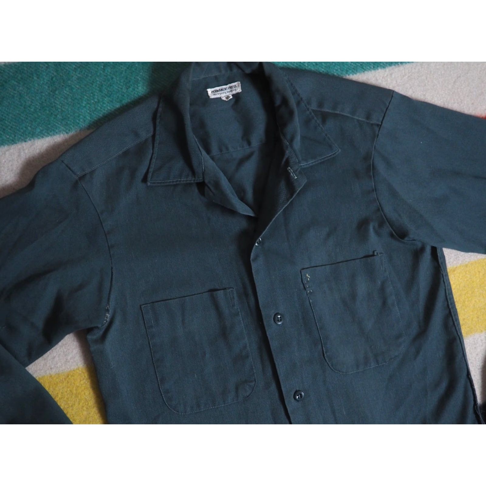 Vintage VINTAGE 50s 60s Faded Green Twill Polycotton Grunge Work Shirt Mens S Button-Front Shirt Green 1950s Grunge Casual Mens Shirts Size US S / EU 44-46 / 1 - 3 Thumbnail