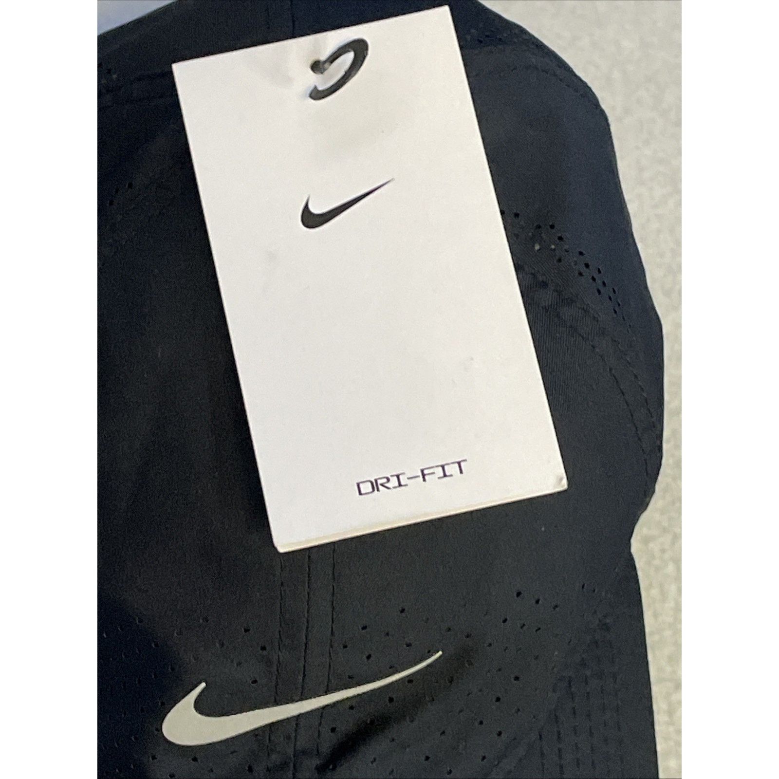 Nike NEW Nike Adult Reflective Featherlight Run/Tennis/Golf Hat Size ONE SIZE - 7 Thumbnail