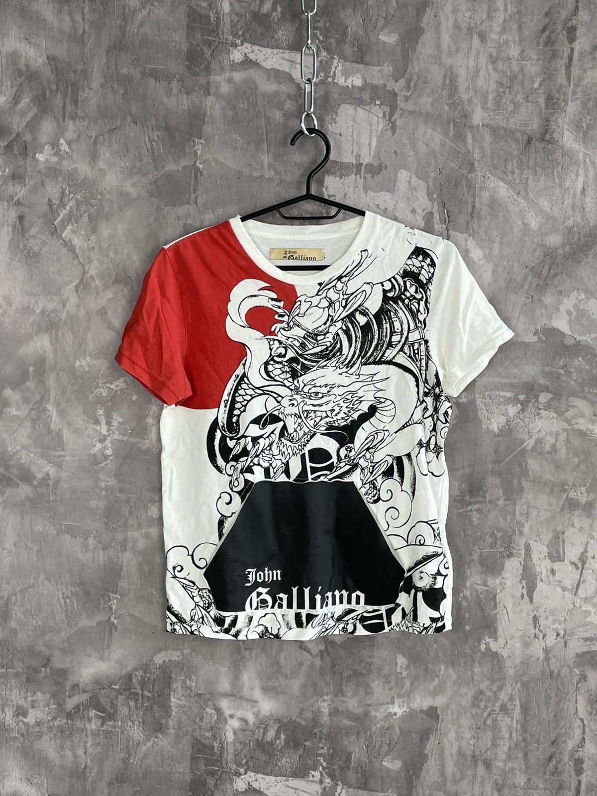 John Galliano Y2K John Galliano Dragon Spell Out T-shirt Size M / US 6-8 / IT 42-44 - 1 Thumbnail