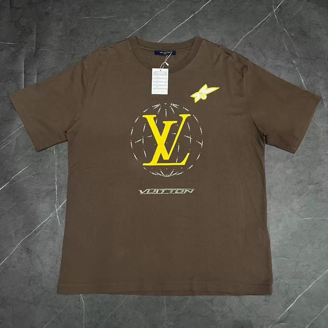 Louis Vuitton Louis Vuitton SS25 Graphic Print T-Shirt Size US XXL / EU 58 / 5 - 1 Thumbnail
