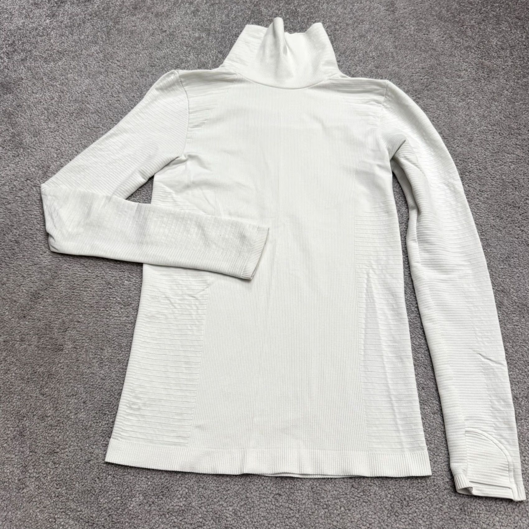Athleta Athleta Flurry Blizzard Rib Turtleneck Seamless Base Layer Shirt Size S White Size S / US 4 / IT 40 - 2 Thumbnail