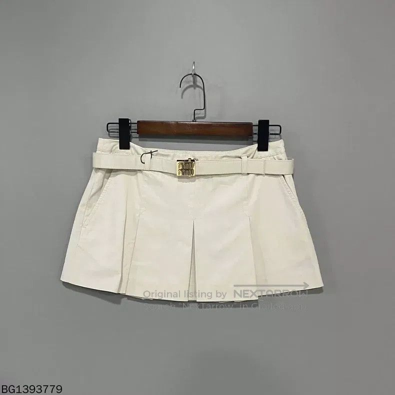 Miu Miu 36 New belt buckle skirt