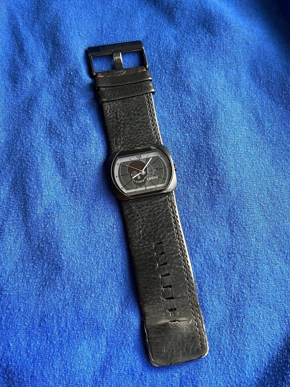 Levi's Vintage Levis Japanese style Futuristic Skull Dial Watch Y2K Size ONE SIZE - 2 Thumbnail