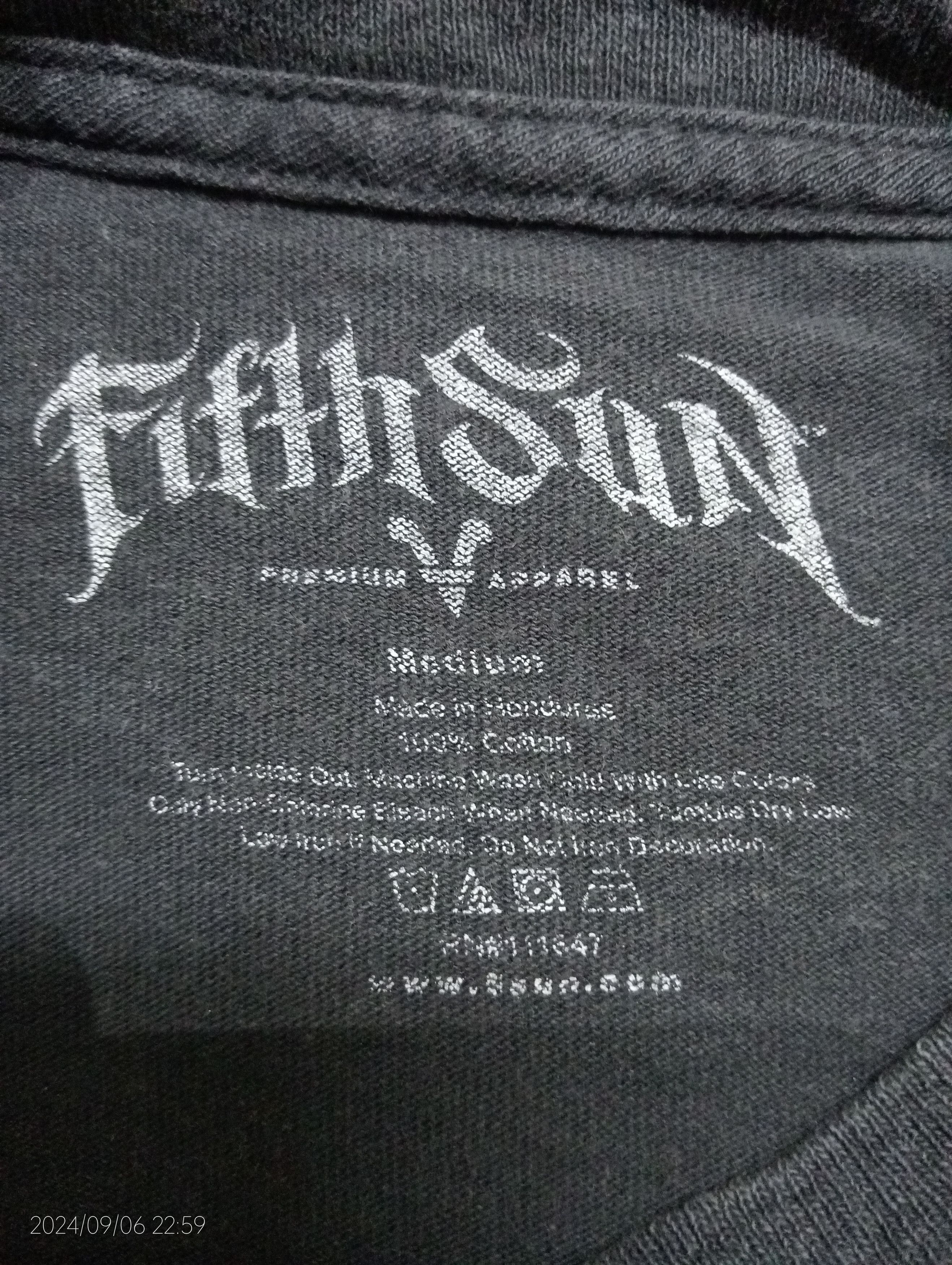 Seditionaries Fifth Sun Fear No Man Graphic Tatoo Girl Tee Size US M / EU 48-50 / 2 - 2 Thumbnail