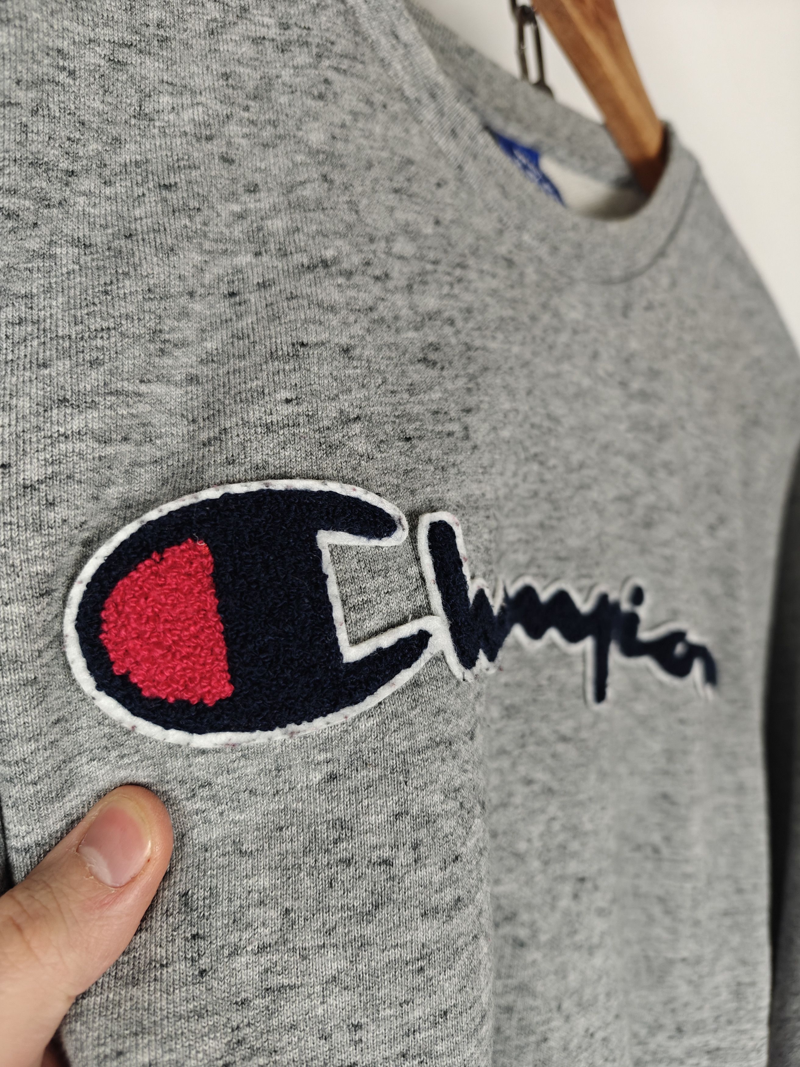 Champion Champion Sweatshirt Crewneck Pullover Center Logo size S Size US S / EU 44-46 / 1 - 8 Thumbnail