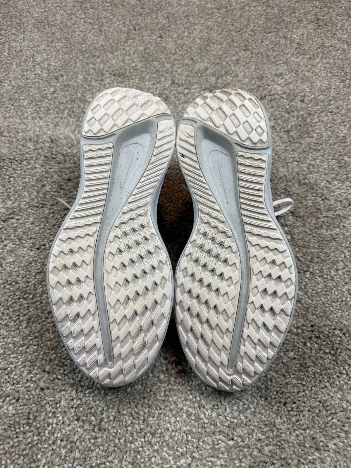 Nike Nike Quest 5 Road Running Shoes — White/Pure Platinum Size US 11 / EU 44 - 7 Thumbnail