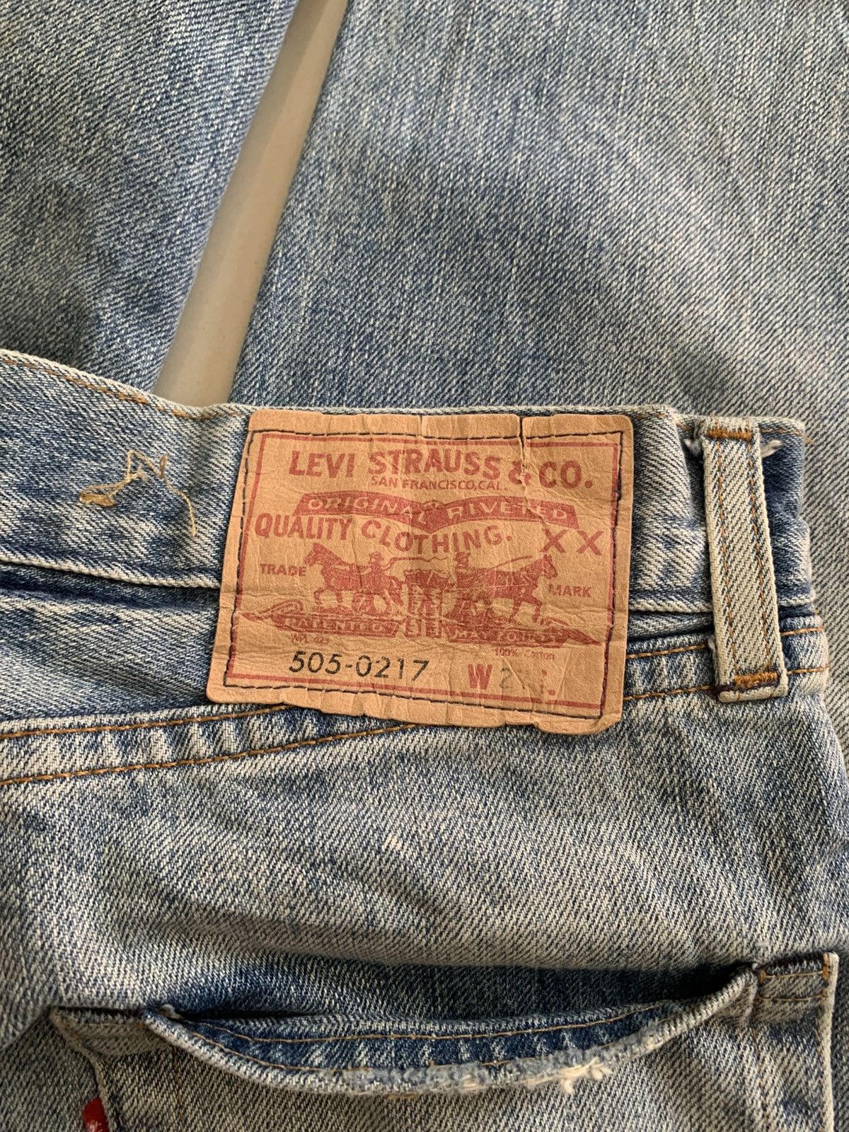Levi's Vintage Clothing Levi’s 505 E Redline Selvedge Distressed Faded Jeans Size US 27 - 9 Thumbnail